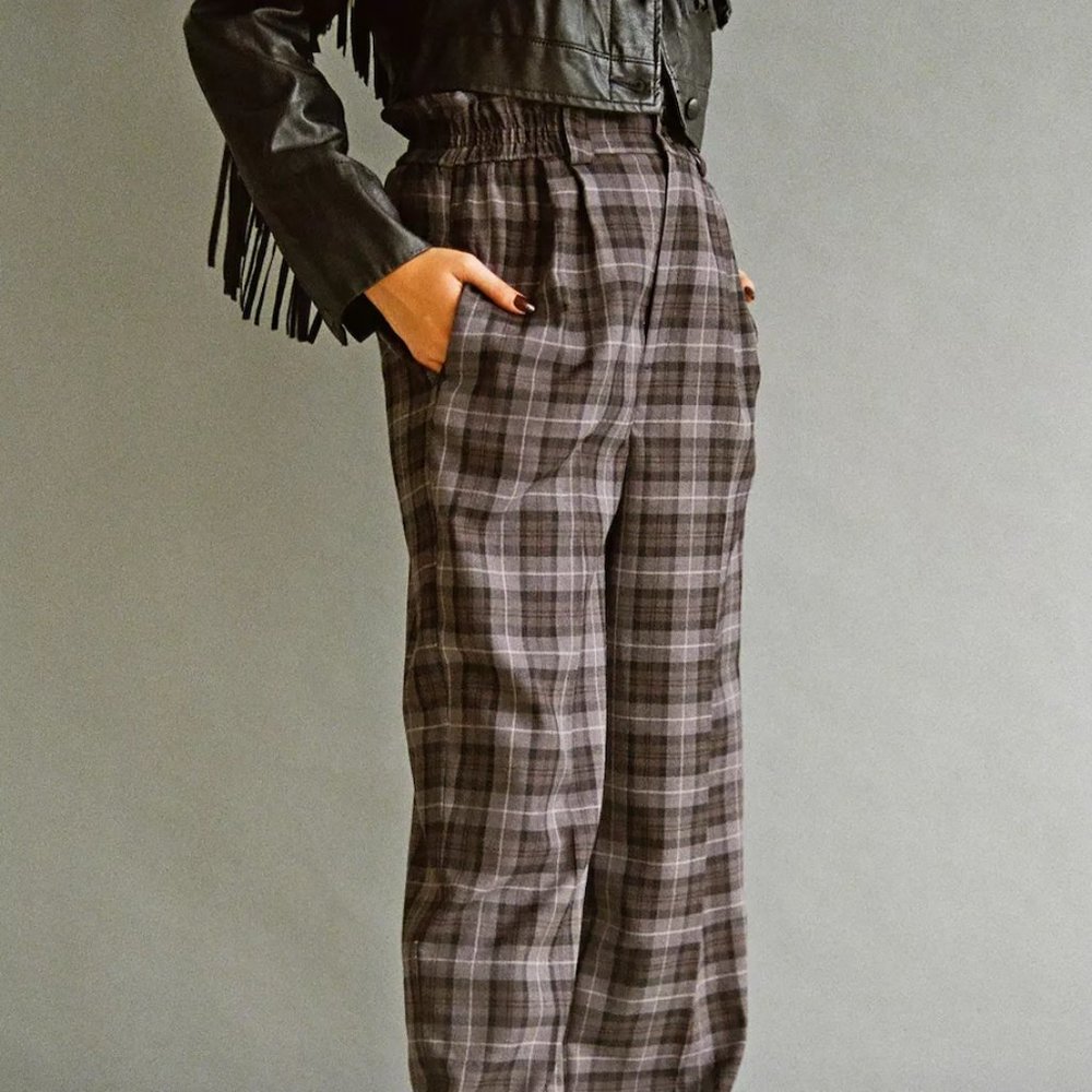 UO Checkered High-Waisted Paperbag Pants (2)